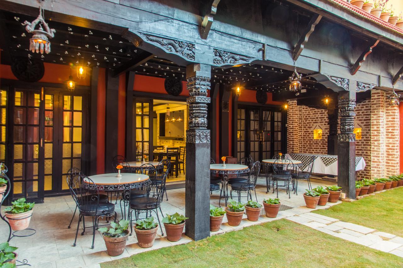 Harati Manor Inn Катманду Экстерьер фото