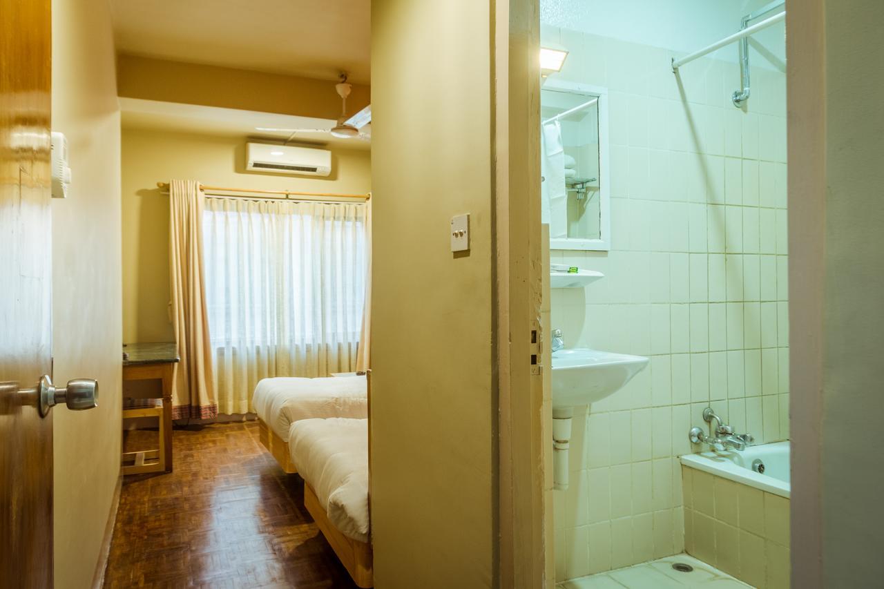 Harati Manor Inn Катманду Экстерьер фото