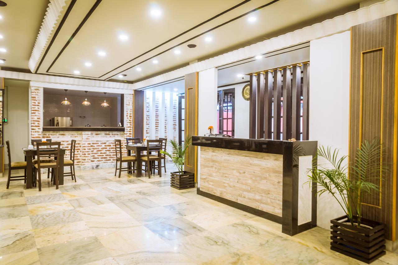 Harati Manor Inn Катманду Экстерьер фото