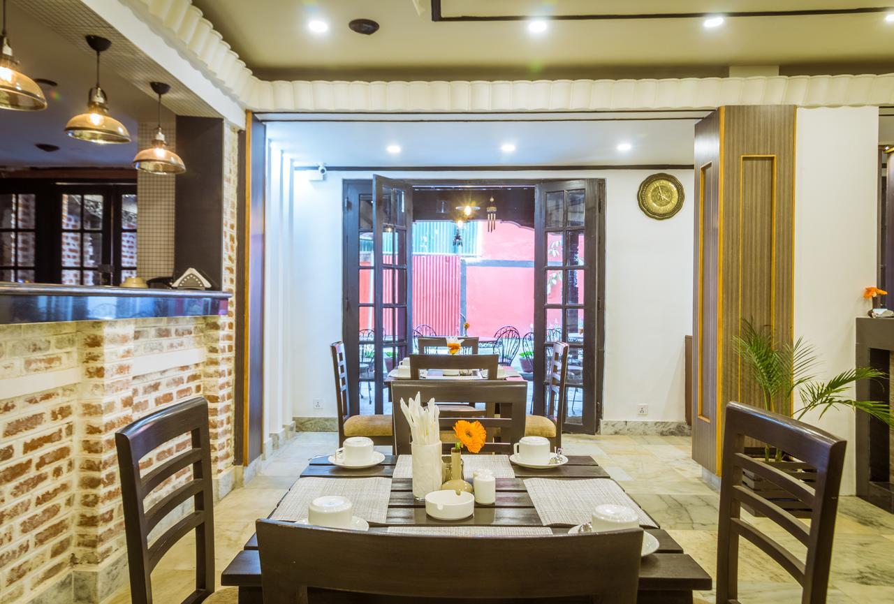 Harati Manor Inn Катманду Экстерьер фото